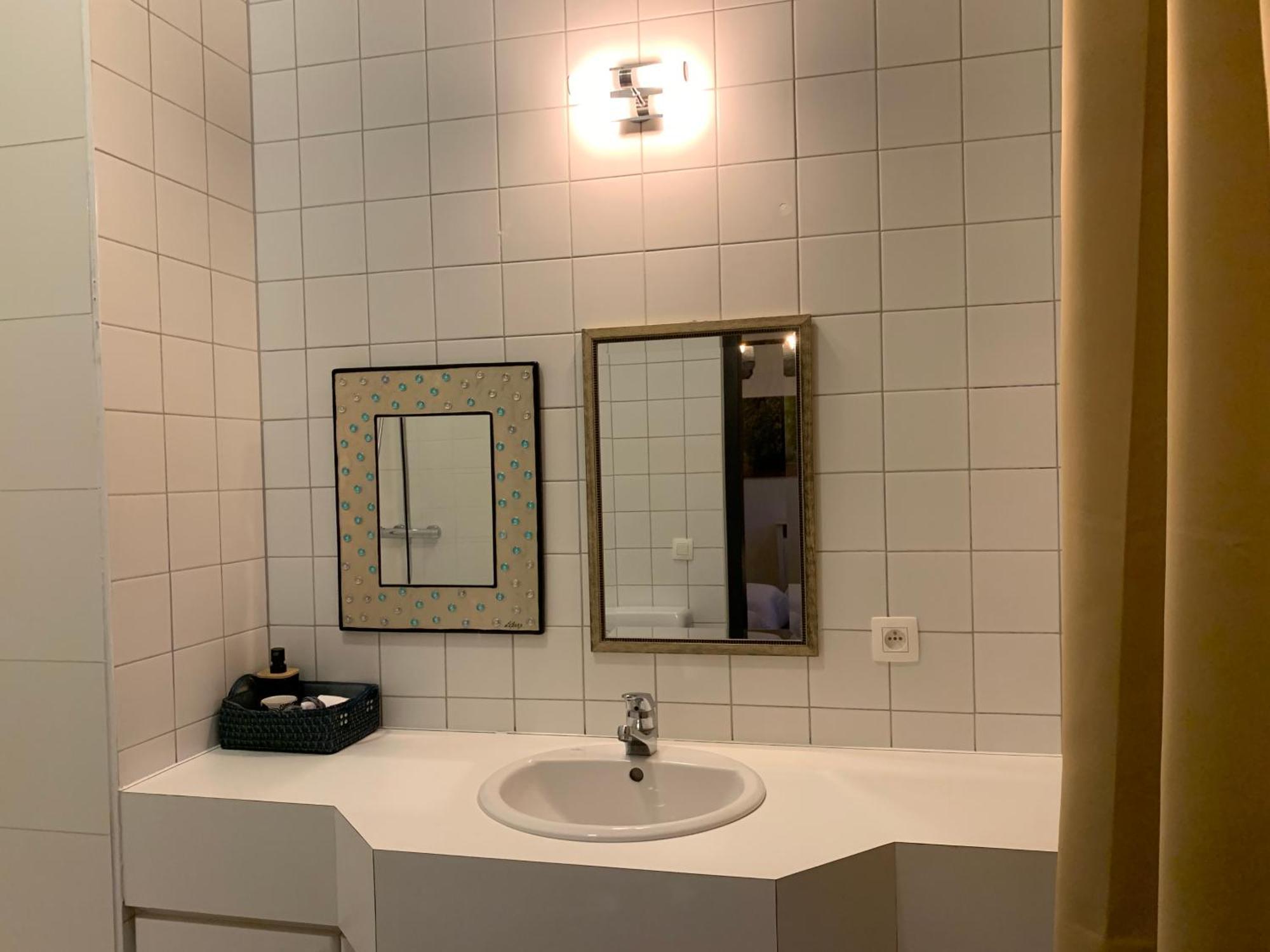 De Lotuspoort Met Mihr'S B&B In De Abdij Van بورنم المظهر الخارجي الصورة